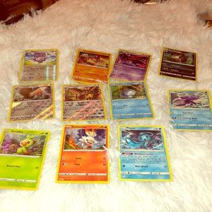 Pokémon holo and reverse and 3 regular cards